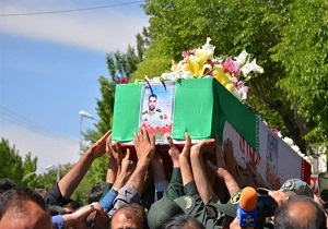 تشییع پیکر شهید ستوان‌دوم «جمشیدی» در شهرضا