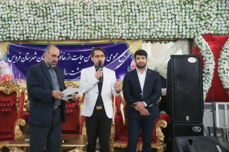 مزایده مدال طلای کشتی گیر عنواندار ایران به نفع زندانیان جرائم غیر عمد