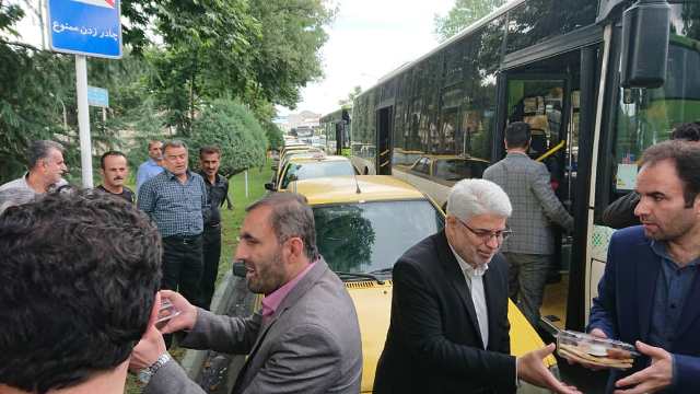 توزیع روزانه ۳۰۰ بسته افطاری بین رانندگان
