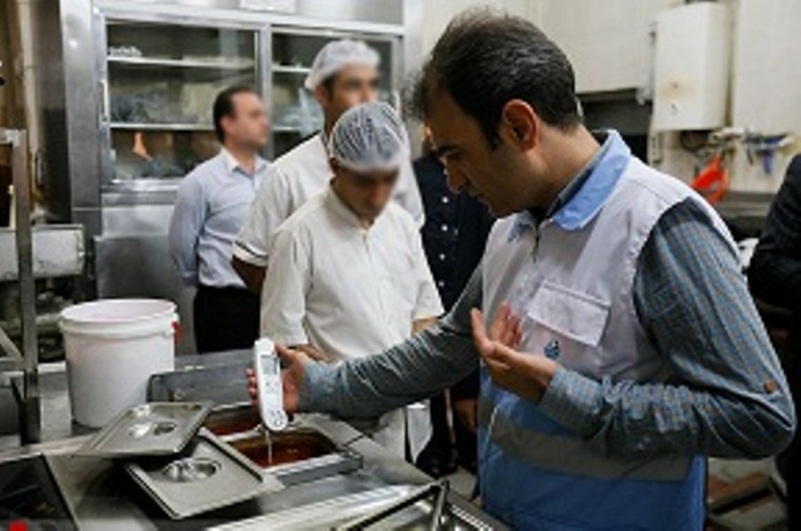 کارگاه غیر مجاز تولید نبات در پایتخت پلمپ شد