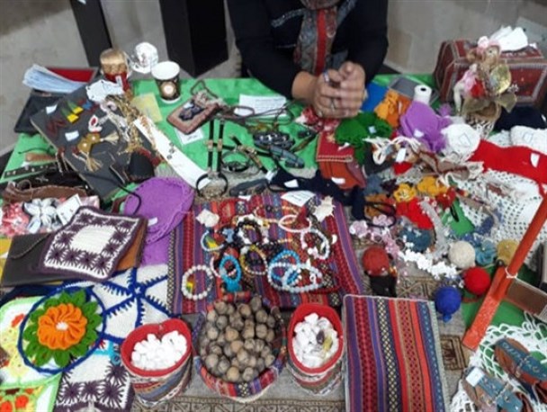 ارائه صنایع دستی بانوان آق قلا در جشنواره زنان و اشتغال در مشهد