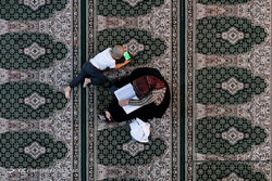 ضیافت رمضان در گلزار شهداء