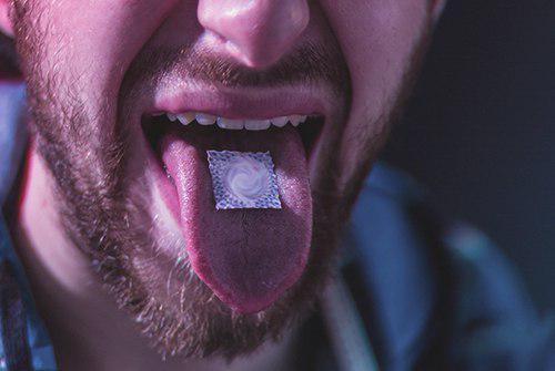نشانه‌های مصرف کننده LSD چیست؟