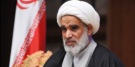 انتقال ناو جنگی به منطقه نمایشی مضحک از سوی آمریکاست