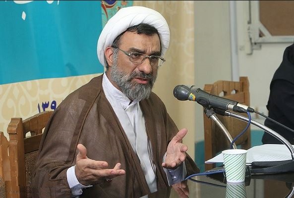 باید آخرین دستاوردهای علمی در حوزه علوم انسانی و هنر به روزرسانی شود