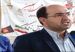 کمک رسانی مهاجران افغانی به مردم سیل زده کشور