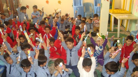 جشن مسواک در مدارس روستای ده زیار برگزار شد
