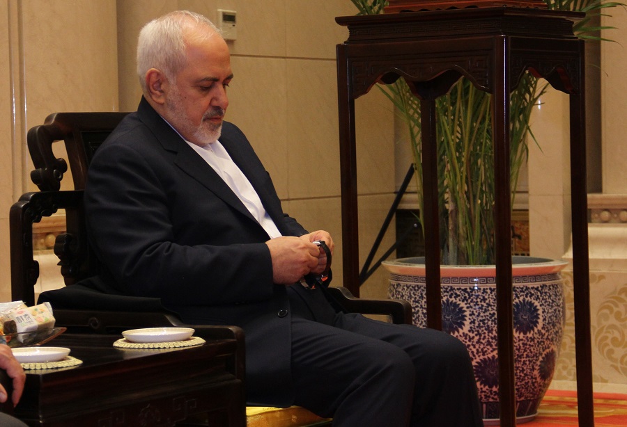 ظریف در ادامه سفر های آسیاسس وارد پکن شد