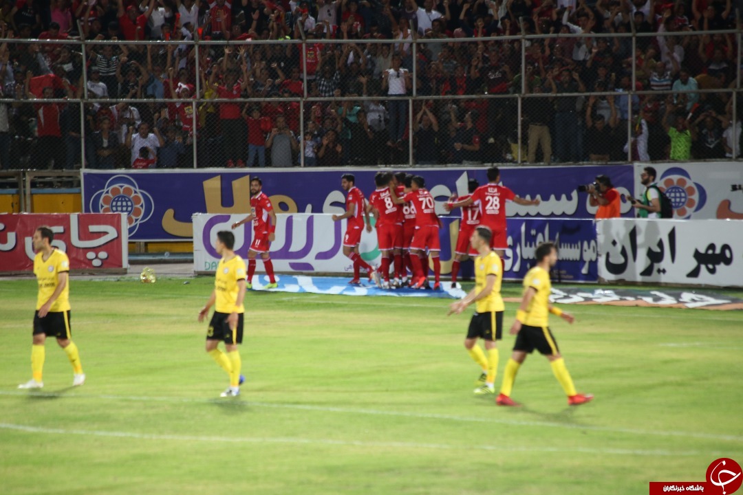 جشن قهرمانی پرسپولیس در ورزشگاه تختی جم +عکس