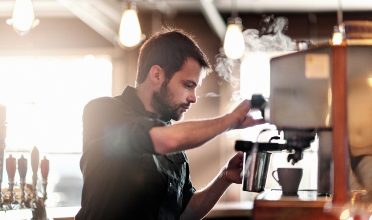 استخدام باریستا متخصص در بار سرد و گرم- گوهردشت