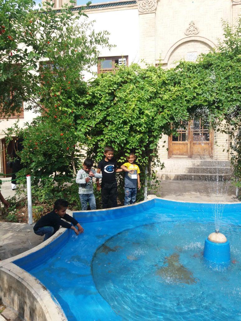 اعزام ۷۰ سیل زده زیارت اولی از روستاهای محروم حمیدیه به حرم حضرت معصومه(س) +تصاویر