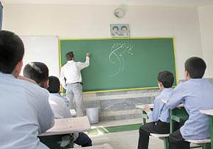 کتاب‌هایی که دانش آموزان را سردرگم و معلمان را کلافه کرده اند + فیلم