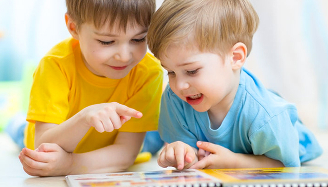 چگونه کودکان را به خواندن کتاب ترغیب کنیم؟