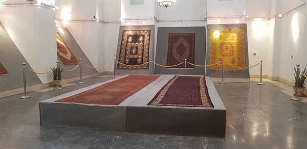نمایش قالی&zwnj;های کردستان در کاخ گلستان