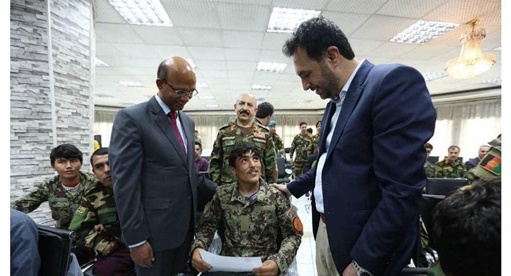 هند صد ویلچر الکترونیک به معلولان ارتش افغانستان اهدا کرد