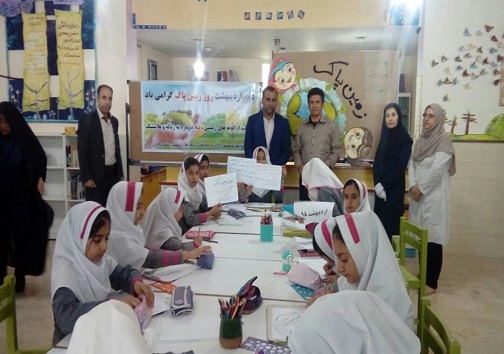 کودکان هندیجانی روز زمین پاک را نقاشی کردند