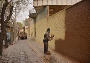 دیوار‌های نازیبای سطح شهر یزد رنگ آمیزی و پاکسازی شد