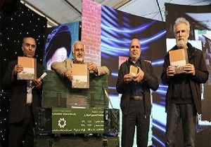 حضور انجمن عکاسان انقلاب و دفاع مقدس در نمایشگاه کتاب تهران