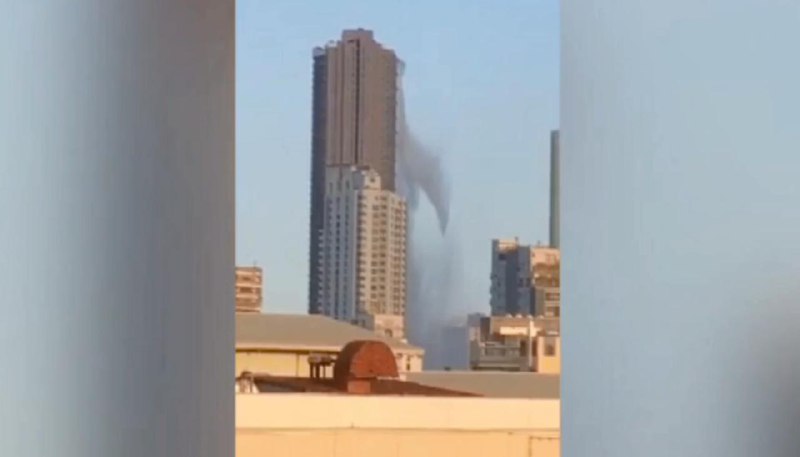 نشت آب استخر برج مرتفع در اثر زلزله + فیلم///