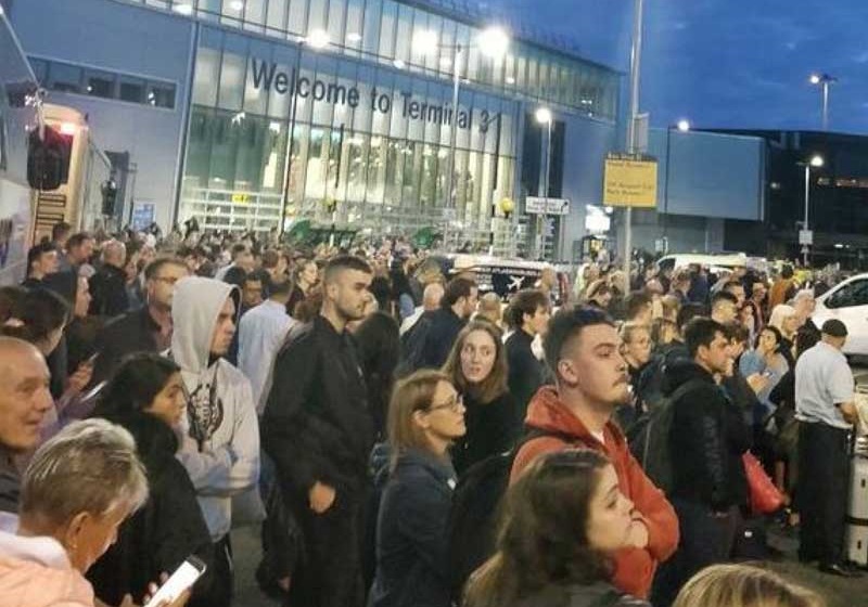 سرگردانی هزاران مسافر فرودگاه منچستر به دلیل لغو پرواز&zwnj;ها