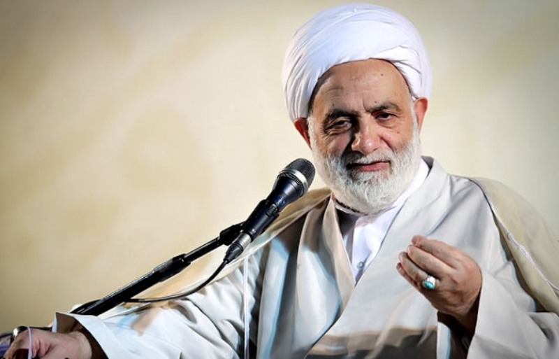 حافظان قرآن مراقب باشند هنرشان به کاسبی تبدیل نشود