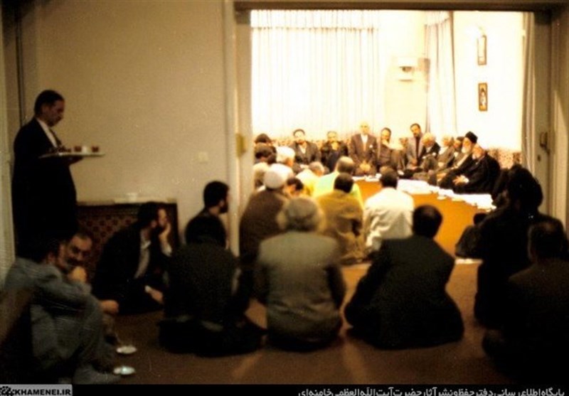 دیدار سالیانه شاعران با رهبر معظم انقلاب چه تأثیری بر شعر امروز گذاشته است؟