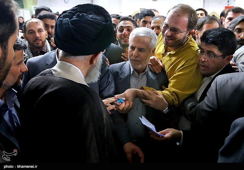 دیدار سالیانه شاعران با رهبر معظم انقلاب چه تأثیری بر شعر امروز گذاشته است؟