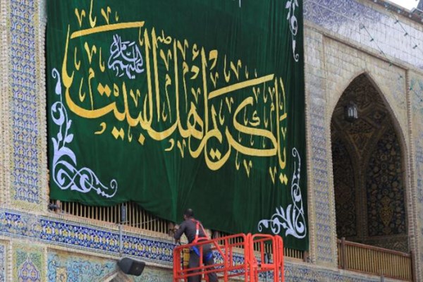 گل&zwnj;کاری حرم امیرالمومنین(ع) در آستانه ولادت کریم اهل بیت(ع)