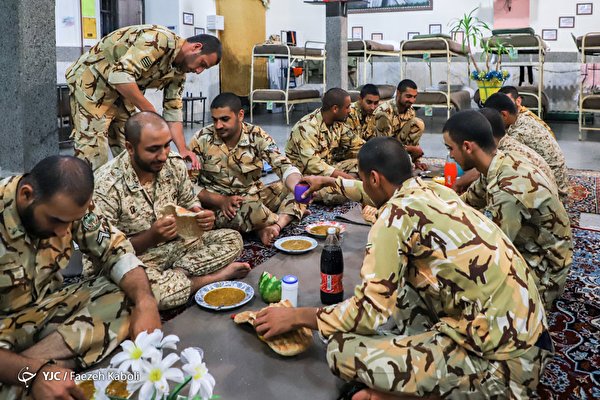 ضیافت رمضان در محیط کار