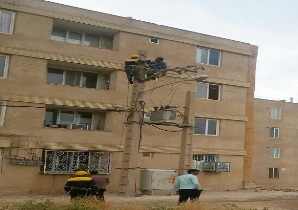 خسارت به تاسیسات برق پلدختر در اثر طوفان