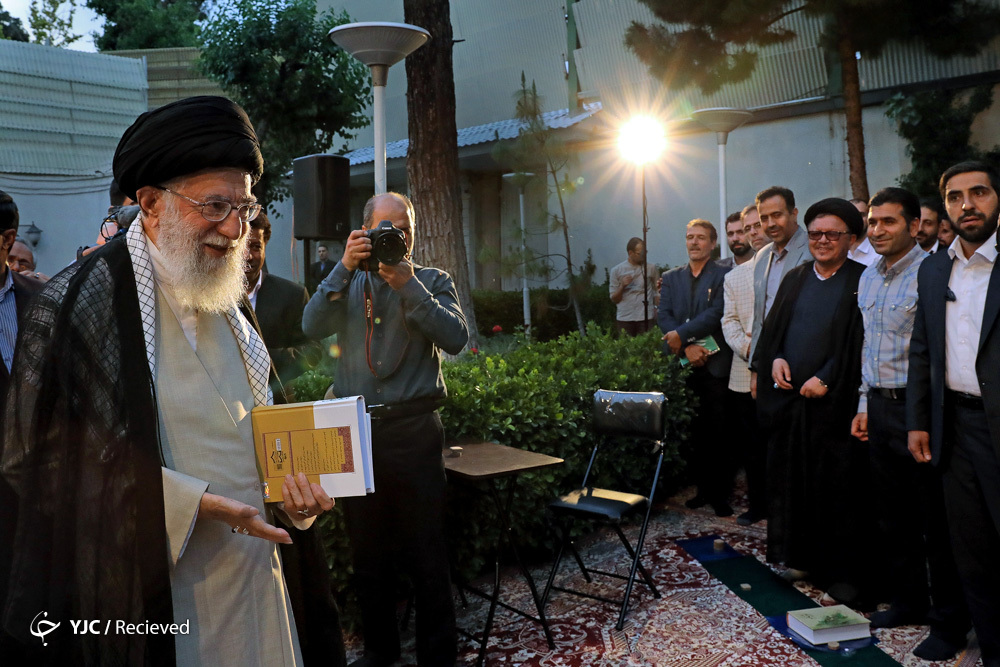 شاعران در محضر رهبر انقلاب چه اشعاری را خواندند؟+ متن اشعار