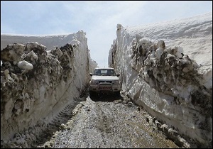 بازگشایی گردنه برفی سپارده در الموت غربی+فیلم