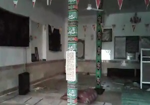 وضعیت نامناسب مسجد در روستای «گلند تاریکی» + فیلم