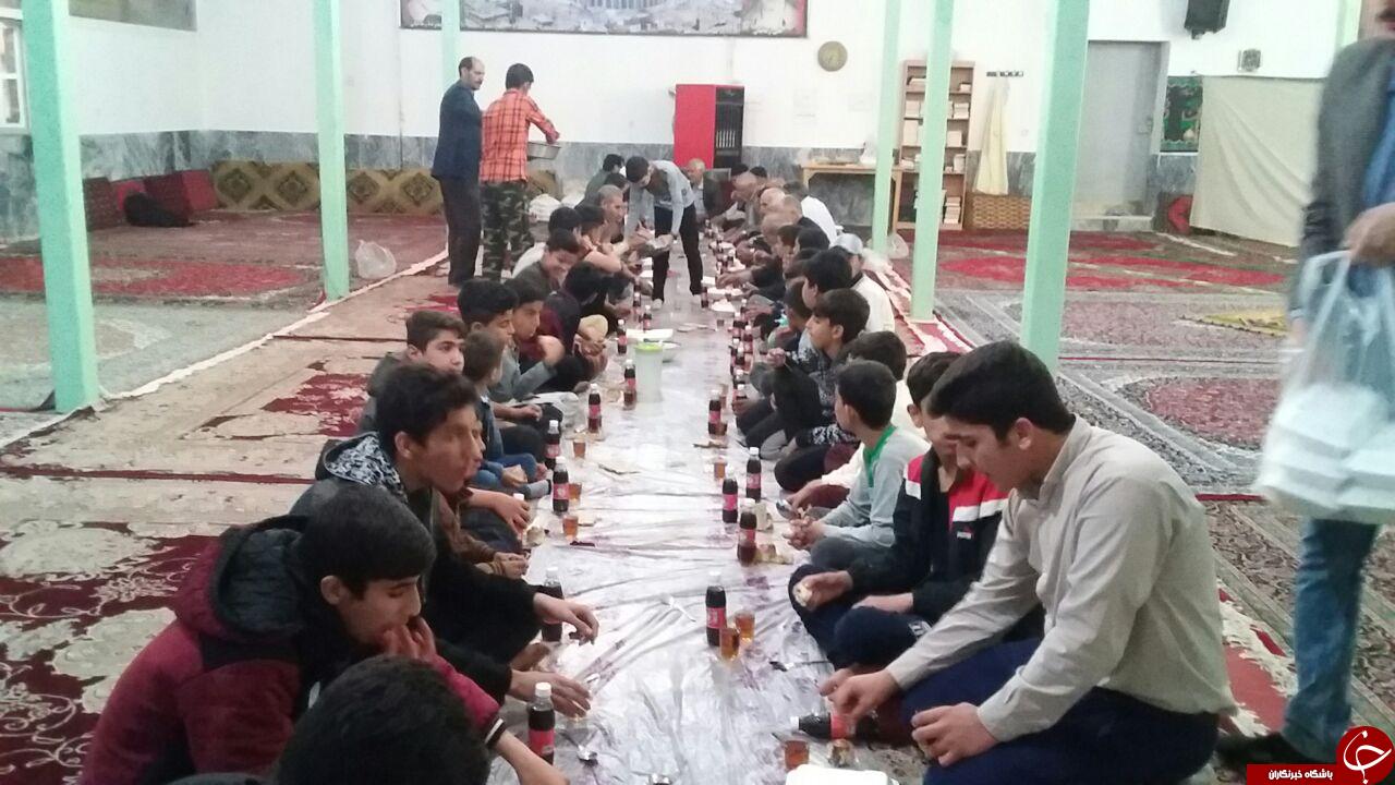 مراسم ضیافت افطار در روستای &laquo;جهان&zwnj;آباد&raquo; + فیلم