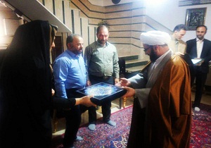 تکریم خانواده اهدا کننده عضو در درجزین استان سمنان