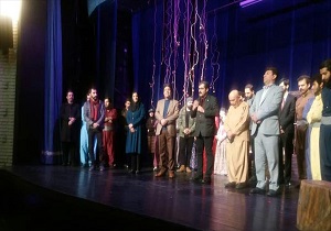 تجلیل از پیشکسوت نمایش سمنان در آیین اردیبهشت تئاتر