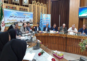 پشت نیمکت بی پولی بدون آقا معلم