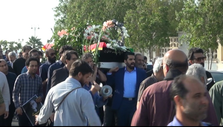 پیکر هنرمند فقید علی غلامی در بوشهر تشییع شد