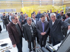 بازدید استاندار از دو واحد تولیدی در سرخه