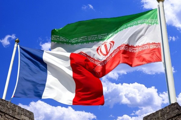 پیام ظریف به لودریان تحویل داده شد