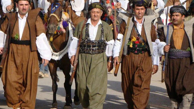 هر منطقه و قوم از ایران یک لباس محلی برای فرهنگ تعریف شده است هر منطقه و قوم از ایران یک لباس محلی برای فرهنگ تعریف شده است