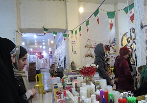 بانوان یزدی هنر‌های دستی خود را به نمایش گذاشتند