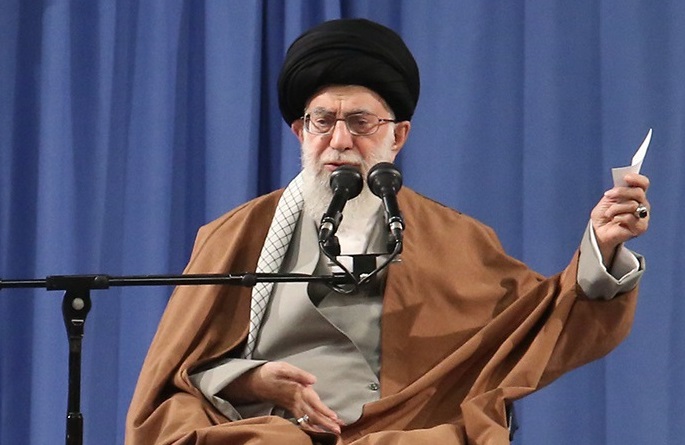 می&zwnj;&zwnj;گویند با تحریم اقتصادی ملت ایران را به زانو در بیاوریم؛ اما ملت ایران به&zwnj;زانو در نخواهد آمد +تصویرنوشته