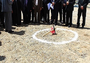کلنگ زنی ساخت مدرسه سبز در قزوین