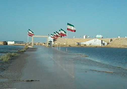 بیمارستان صحرایی علی بن ابی طالب آبادان به زیر آب رفت