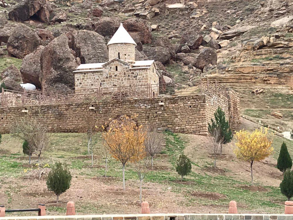 کلیسایی که به دست یک چوپان ساخته شد+تصاویر