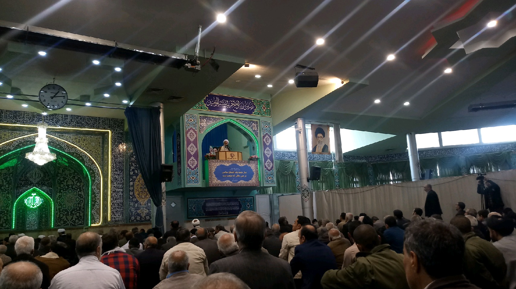 کمک&zwnj;ها به مردم سیل زده نماد همبستگی بود/همه ما باید در میدان کار از تلاش و فعالیت دریغ نکنیم