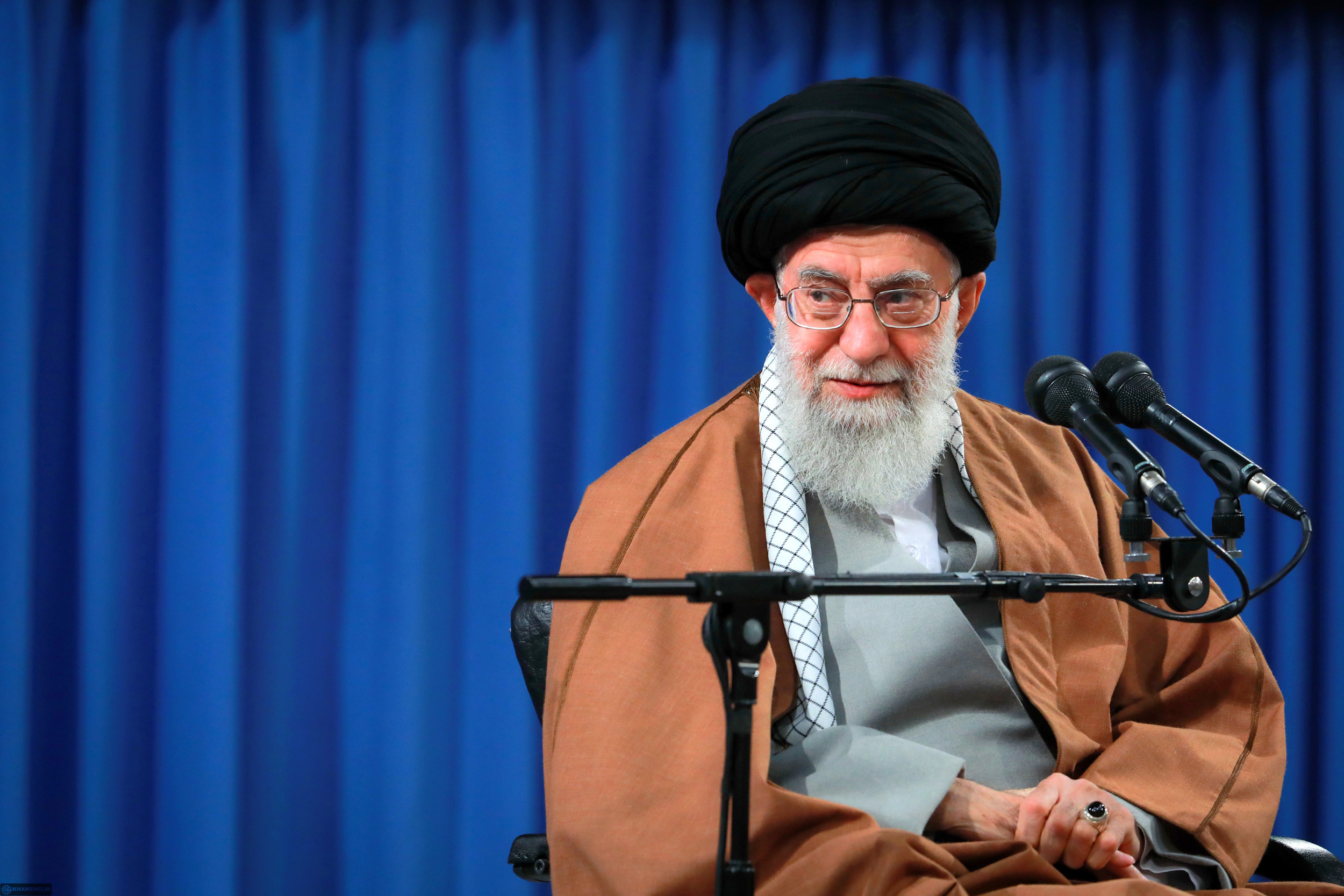 رهبر انقلاب: من چقدر سر قضیّه&zwnj;ی تولید اسباب&zwnj;بازی داخلیِ معنی&zwnj;دار و جذّاب حرص خوردم