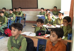 یک هزار بسته لوازم التحریر برای کمک به دانش آموزان سیل زده پلدختر ارسال شد
