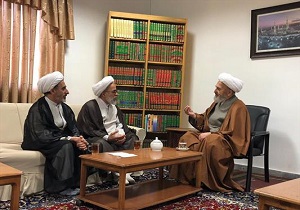 قائم مقام مدیر حوزه علمیه با آیت الله االعظمی سبحانی دیدار کرد
